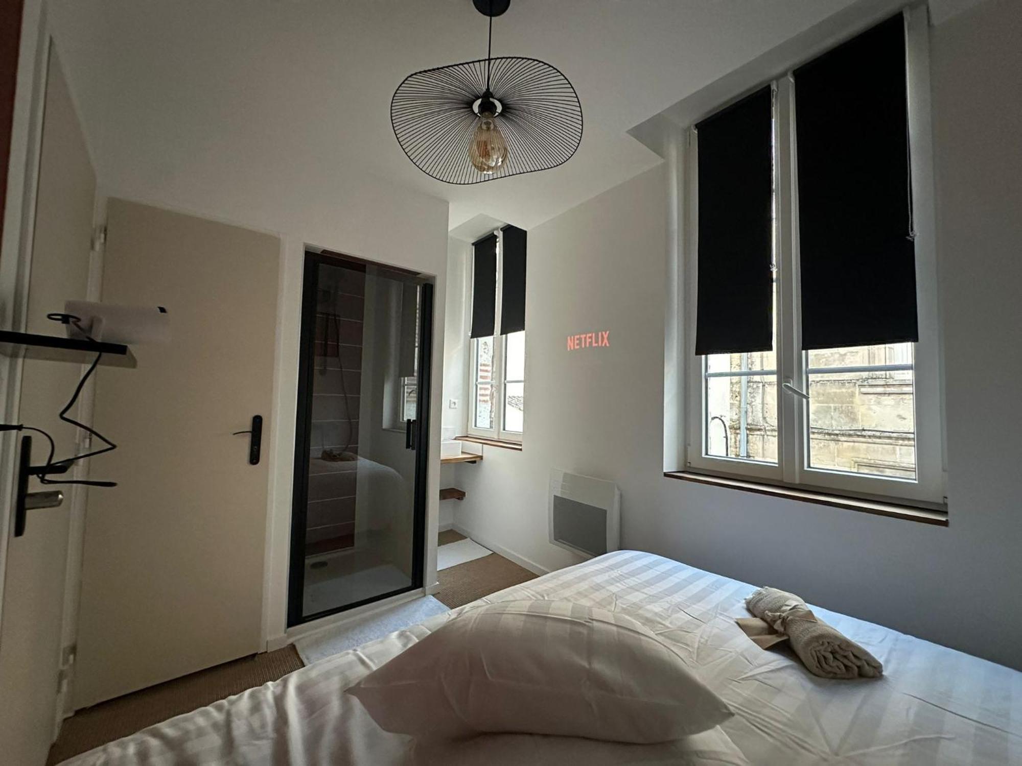 Maison Des Ambans Chambres D'Hotes Hypercentre 200M De La Gare Et Petit Dejeuner Inclus アジャン エクステリア 写真